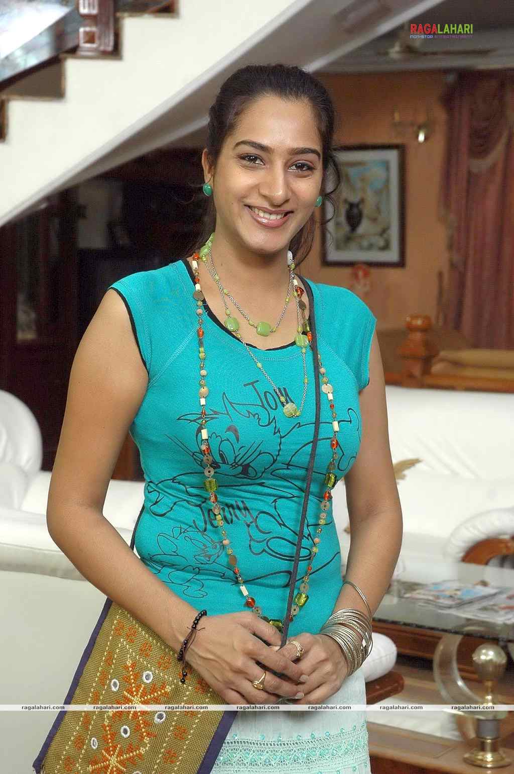 Surekha Vani Hot Telugu Aunty Big Navel Sari Cleavage -7164